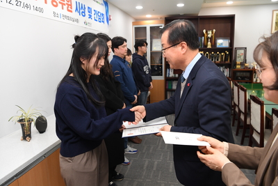 민원처리단축우수공무원표창장수여식(12).JPG