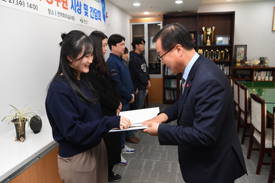 민원처리단축우수공무원표창장수여식(13).JPG