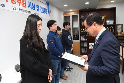 민원처리단축우수공무원표창장수여식(14).JPG