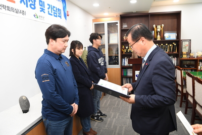 민원처리단축우수공무원표창장수여식(17).JPG