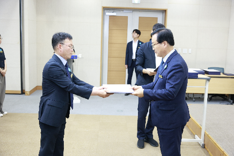 하반기 사령교부 6급이상 (47).JPG