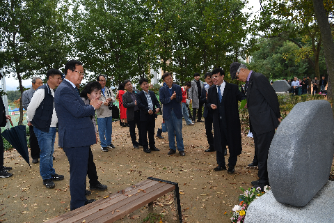 만가리 시비 제막식 (36).JPG