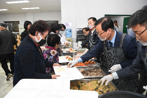 고산경로식당 오픈식 (35).JPG
