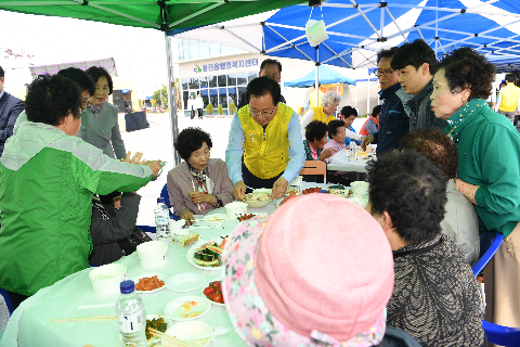 용진읍 어르신 삼계탕 나눔행사 (16).JPG