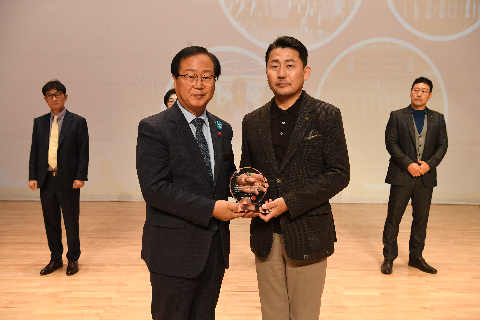 직원월례회 (33).JPG
