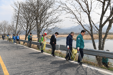 안보자문협의회 만경강 정화활동 (68).JPG