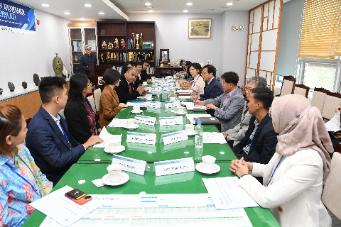 지방행정과정 개발도상국 공무원 완주군 방문 (8).JPG