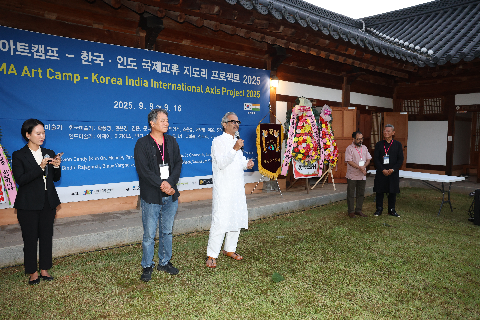 우마 아트캠프 환영식 (18).JPG
