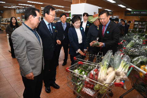 용진농협 직매장 개장13주년 기념행사 (38).JPG
