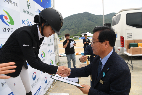 제3회 완주 군수배 승마대회 (37).JPG