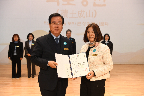 직원월례회 (27).JPG