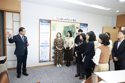 삼봉지구 국공립 어린이집 바자회 성금 전달식 (9).JPG
