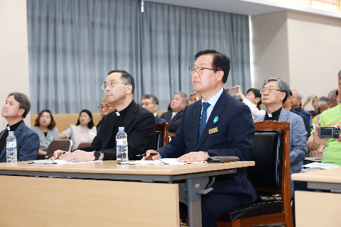 천주교 신앙공동체 심포지엄 (39).JPG