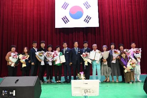 삼례읍 어르신 문화공연및 나눔행사 (58).JPG