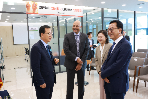 비나텍-블룸에너지 수출계약 체결식 (10).JPG