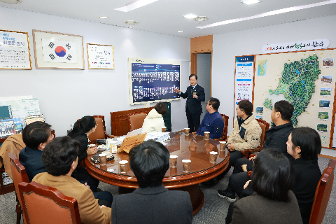 봉사하는 완주청년회 후원물품 기탁식 (4).JPG