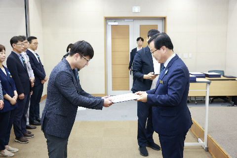 하반기 사령교부 6급이상 (91).JPG