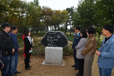 만가리 시비 제막식 (33).JPG