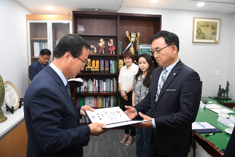 공유재산 심의위원 위촉식 (21).JPG