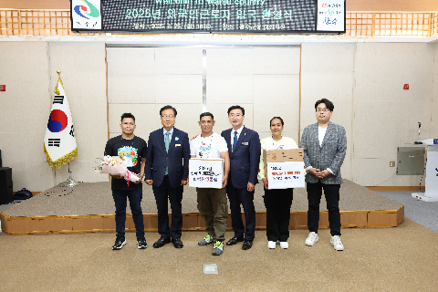 농번기 외국인 계절근로자 입국 환영식 (14).JPG