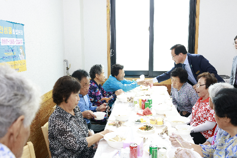 화산면 지역사회보장협의체 사랑의밥차 행사 (9).JPG