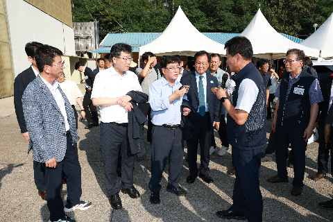 환경부장관 가축분뇨 퇴액비 제조시설 현장방문 (40).JPG