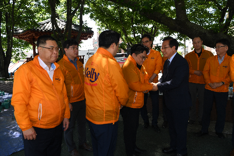 하이트진로 만경강 정화활동 (4).JPG