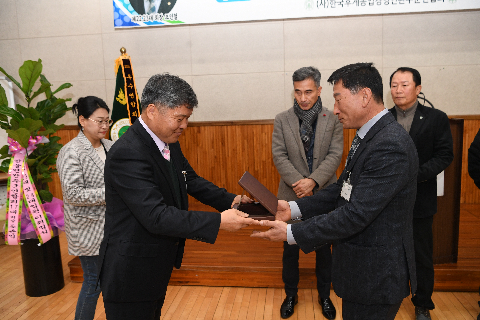 후계농업경영인 완주군연합회장 이·취임식 (2).JPG