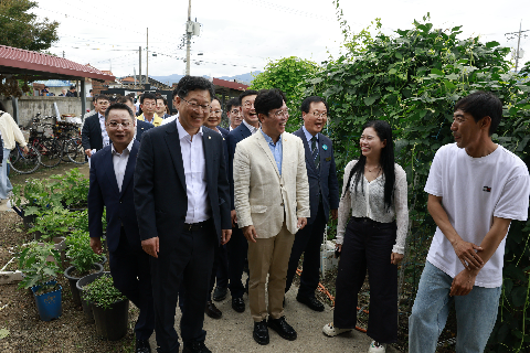 8.8 고용노동부장관 외국인 근로현장방문 (11).jpg