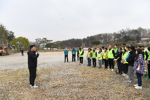 식목일기념 나무심기 행사 (2).JPG