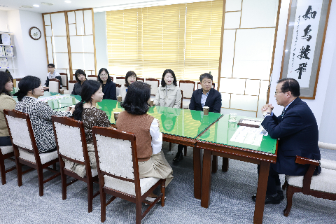 삼봉지구 국공립 어린이집 바자회 성금 전달식 (3).JPG