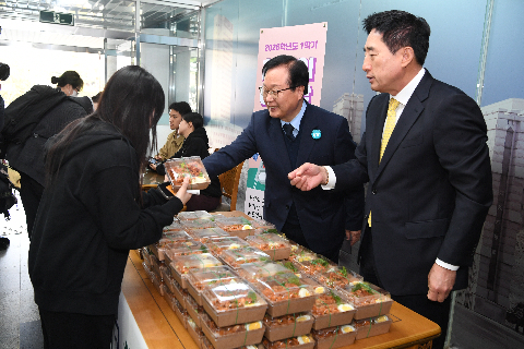 우석대 천원의 아침밥 배부식 행사 (8).JPG