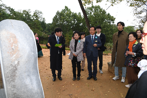 만가리 시비 제막식 (39).JPG