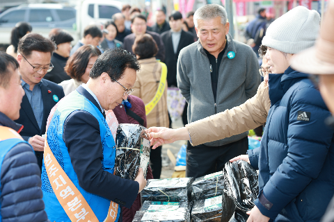 고산시장 설맞이 전통시장 장보기 행사 (38).JPG
