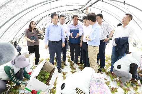 8.8 고용노동부장관 외국인 근로현장방문 (30).jpg