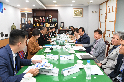 지방행정과정 개발도상국 공무원 완주군 방문 (10).JPG