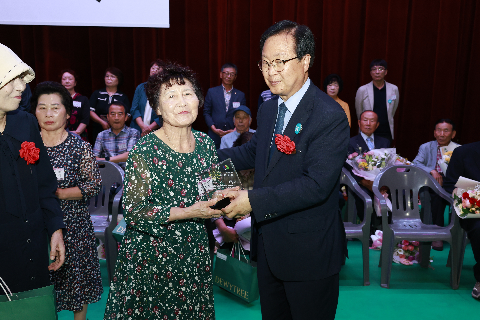 효도대상 시상 및 어르신 위안행사 (89).JPG