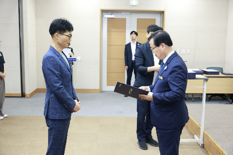 하반기 사령교부 6급이상 (43).JPG