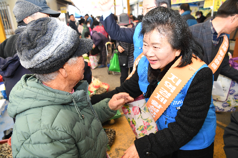 봉동 설맞이 전통시장 장보기 행사 (8).JPG
