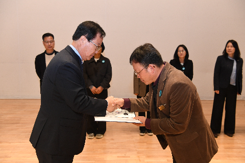 직원월례회 (27).JPG