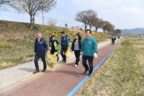 안보자문협의회 만경강 정화활동 (40).JPG