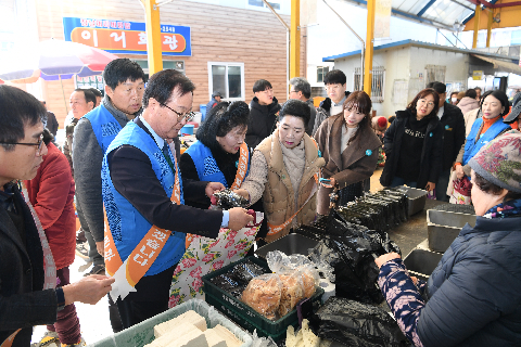 봉동 설맞이 전통시장 장보기 행사 (11).JPG