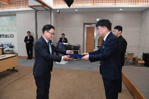시설관리공단 직원 임용식 및 윤리경영 헌장선포 (58).JPG