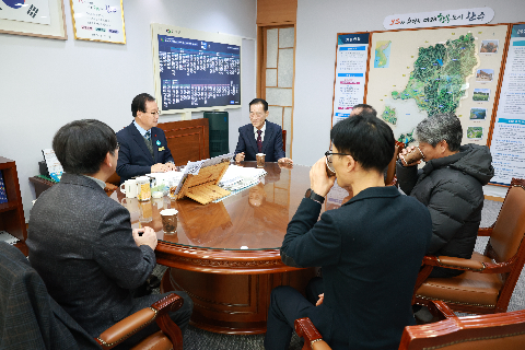 1일군수제 및 한우협회 물품 전달식 (5).JPG