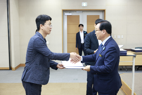 하반기 사령교부 6급이상 (124).JPG