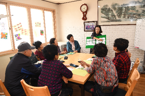 성인문해 진달래학교 환경개선사업 학습장 방문 (1).JPG