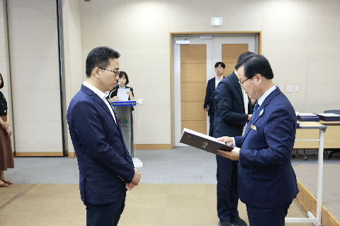 하반기 사령교부 6급이상 (102).JPG