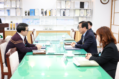 다함께돌봄센터 모아미래도 무상임대 협약식 (2).JPG