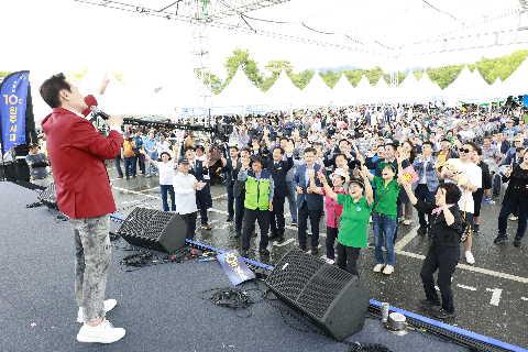 제60회 군민의날 대축제 (192).JPG