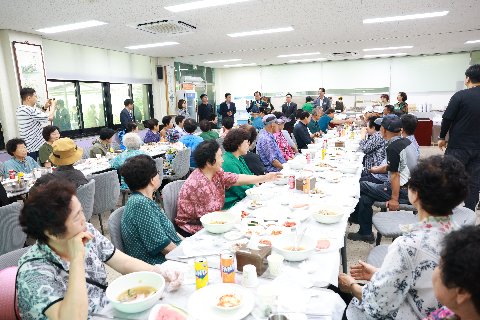 경천면 어르신 삼계탕데이 (26).JPG